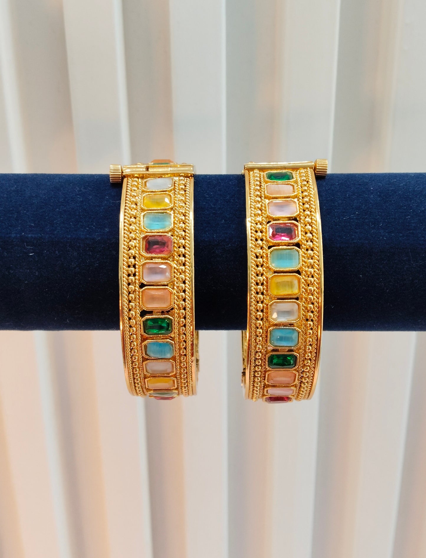 2.4 Size bangles jewelry /Traditional bollywood jewelry/Multi Color Screw Gold bangles