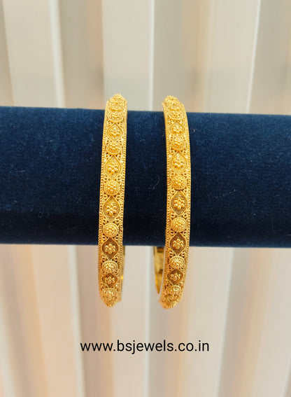 2.4 Size bangles jewelry /Traditional bollywood jewelry/ Gold bangles