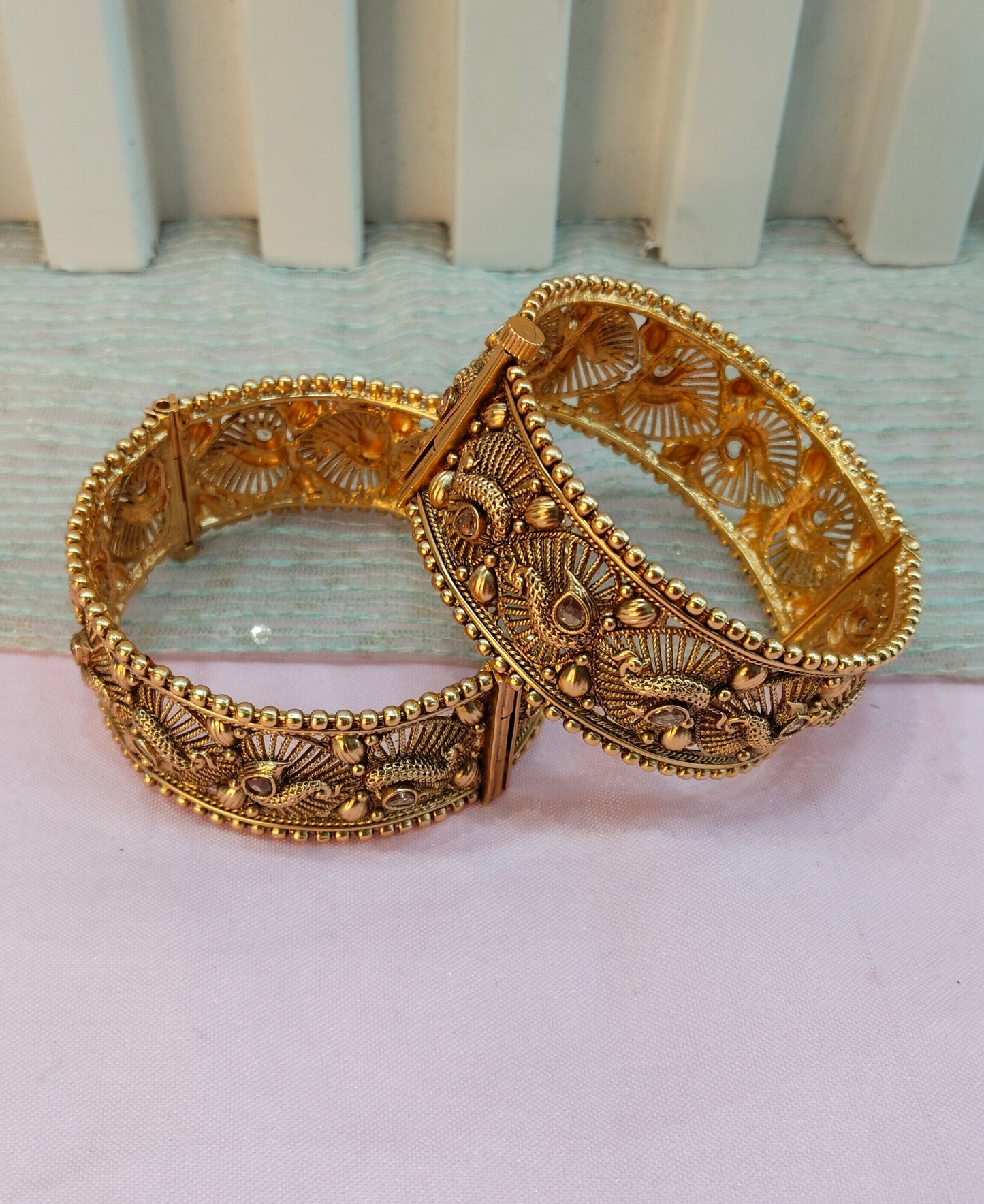 2.4 Size bangles jewelry /Traditional bollywood jewelry/Screw Gold bangles