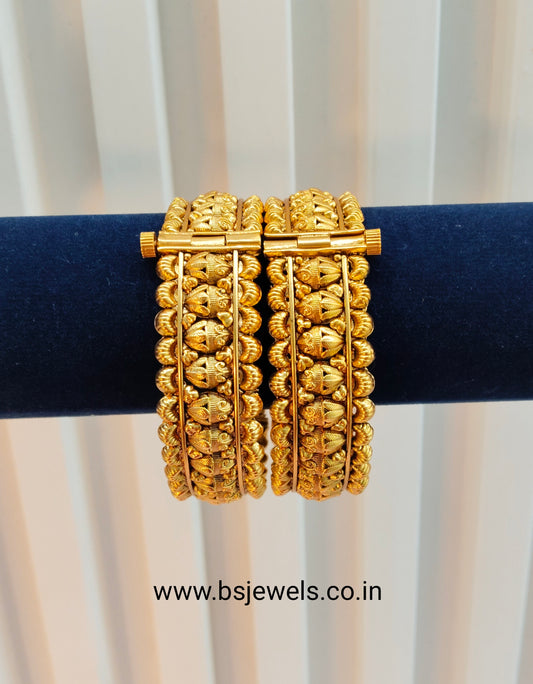 2.4 Size bangles jewelry /Traditional bollywood jewelry/Screw Gold bangles