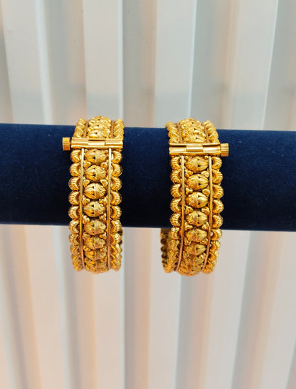 2.4 Size bangles jewelry /Traditional bollywood jewelry/Screw Gold bangles