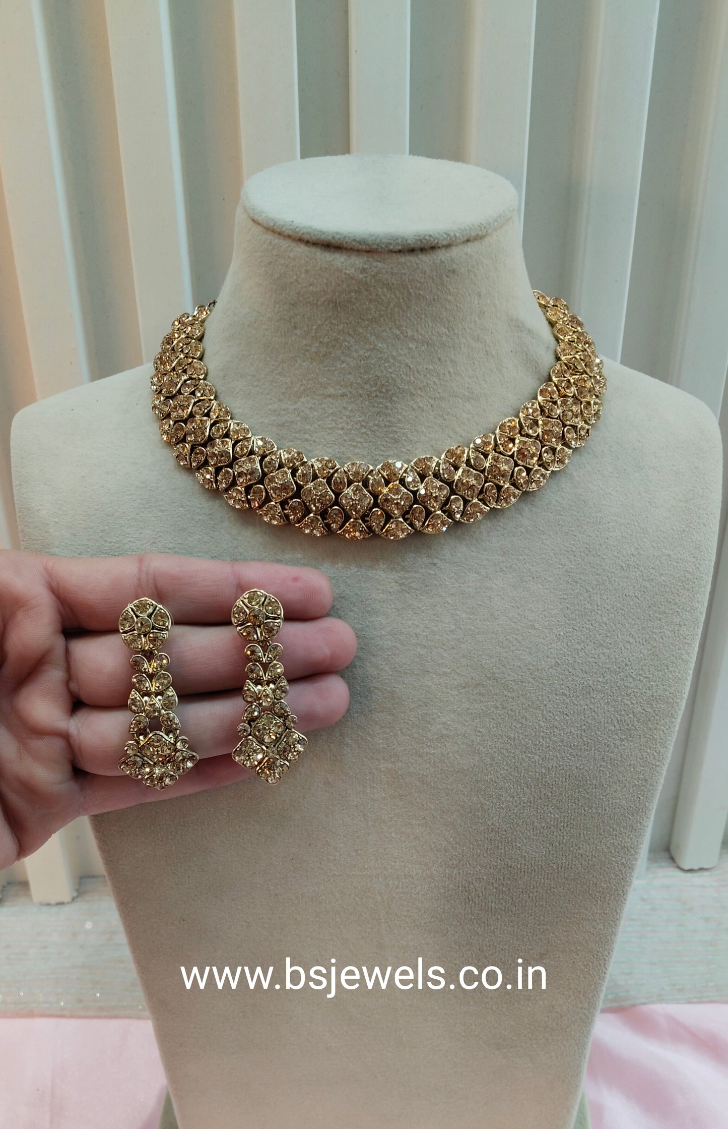 Antique Gold Necklace Set Ponting Jewellery