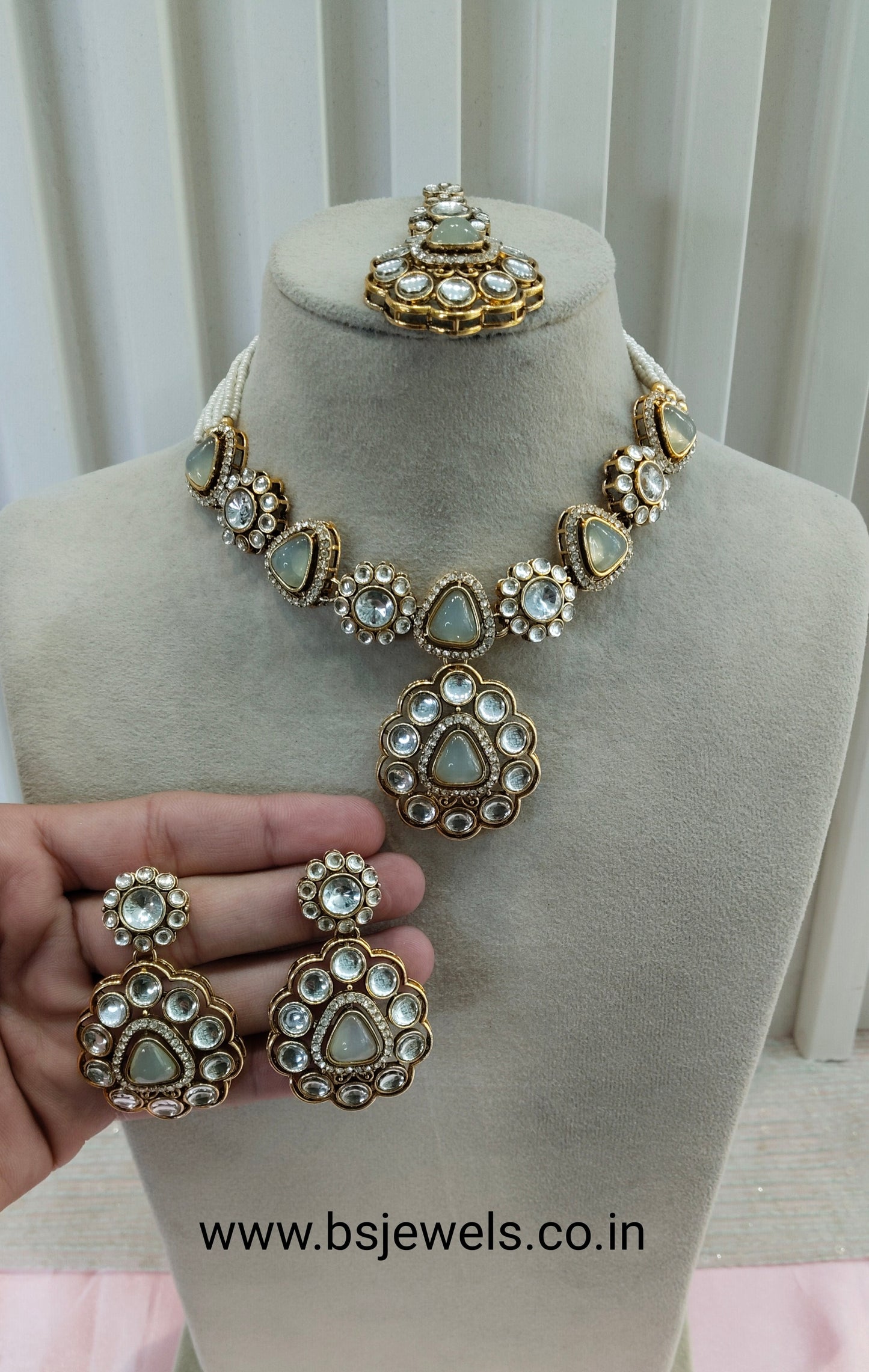Pista Gold Kundan Necklace Jewellery Kajal Set