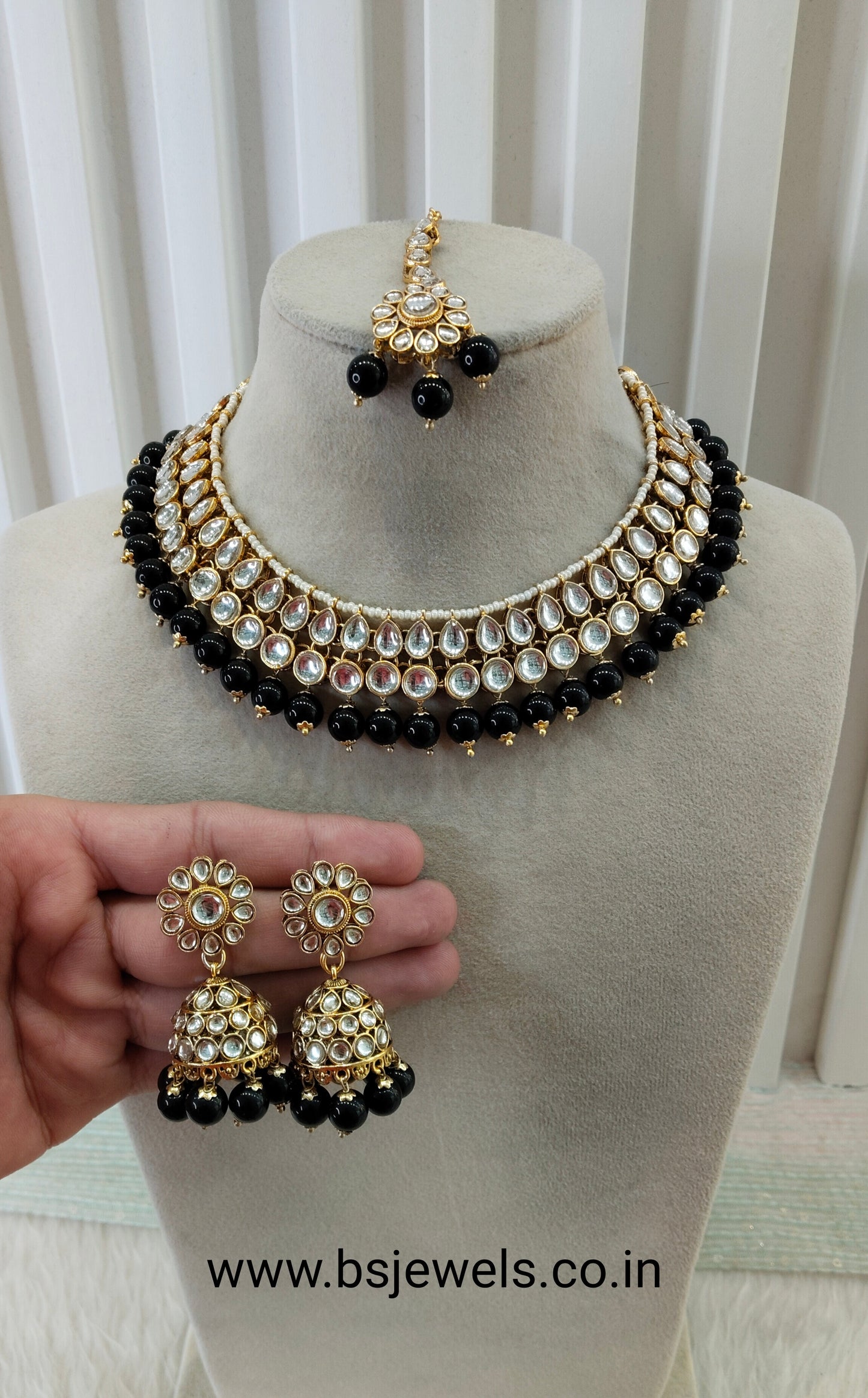 Black Gold Kundan Necklace Jewellery Roshan Set