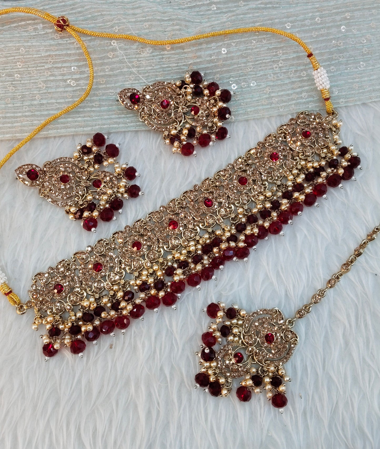 Maroon Antique Gold Choker Jewellery David Set