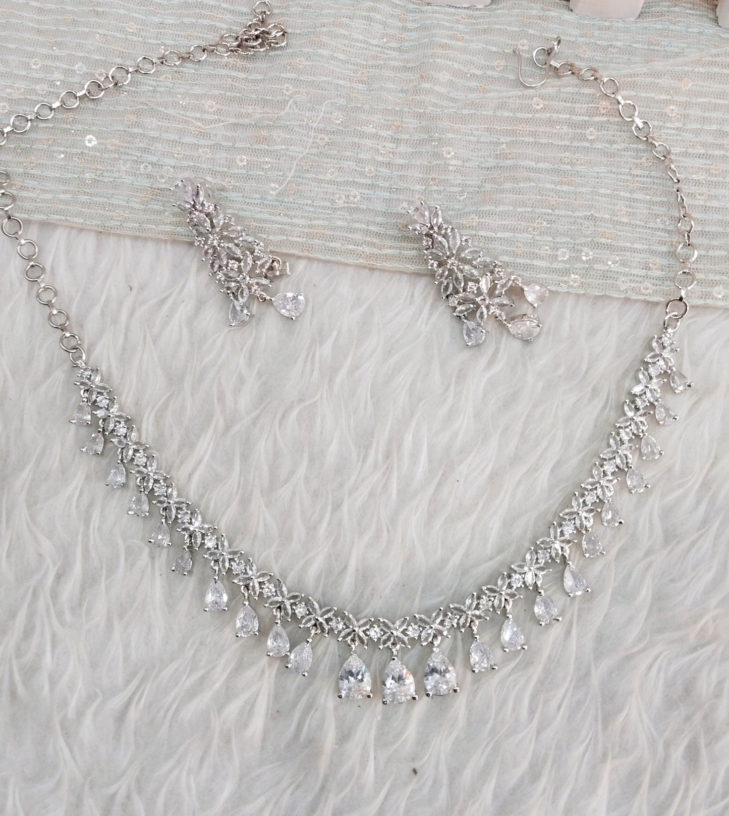 White Silver CZ Necklace Jewellery Marker Set