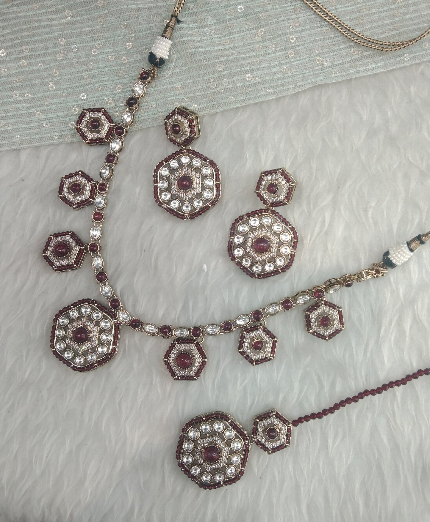 Maroon Gold Moissanite Kundan Necklace Jewellery Gippy Set