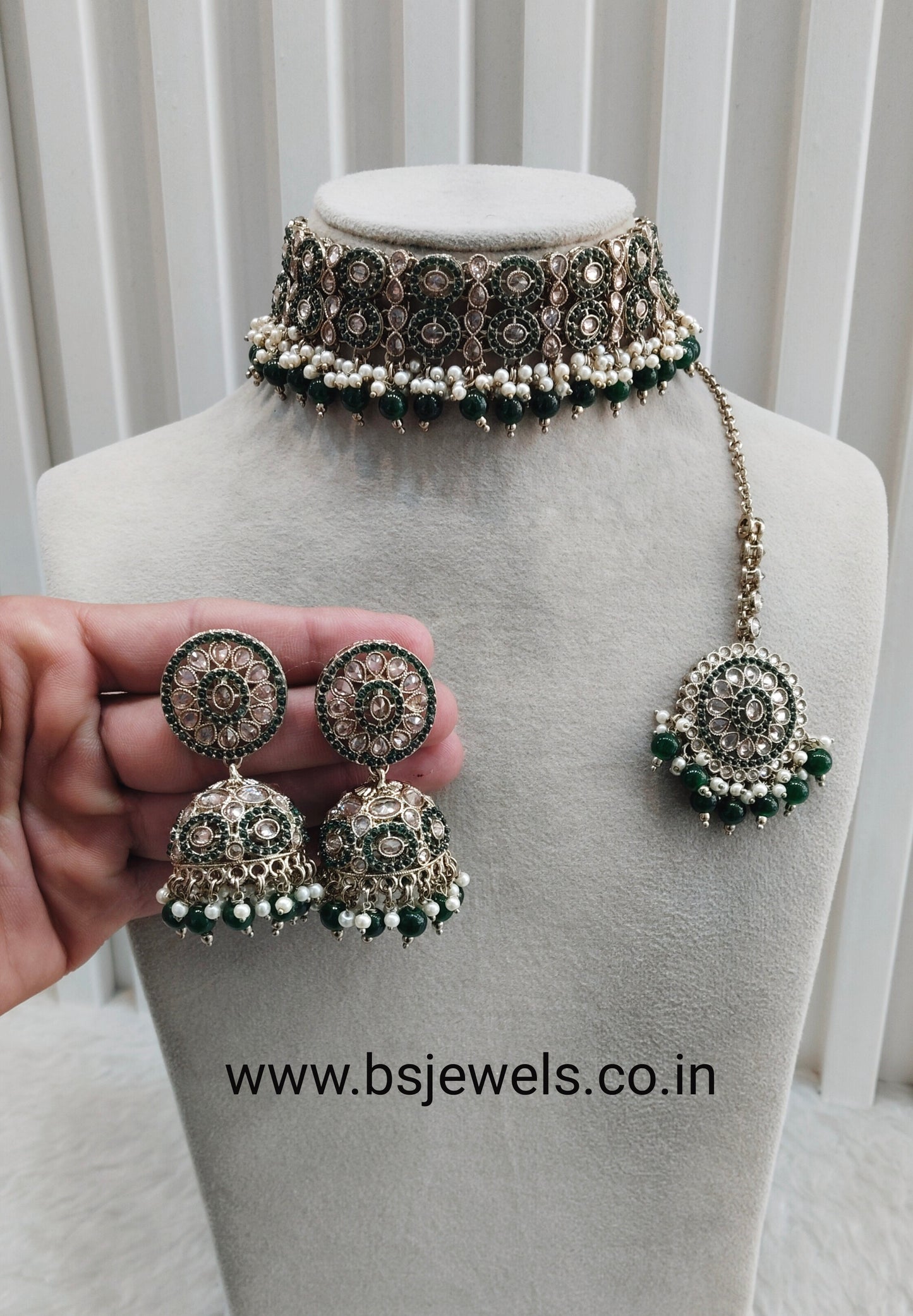 Green Antique Gold Choker Jewellery Mika Set
