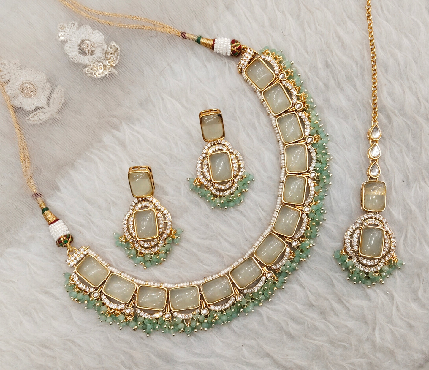 Pista Gold Monalisa Kundan Necklace Jewellery Rock Set