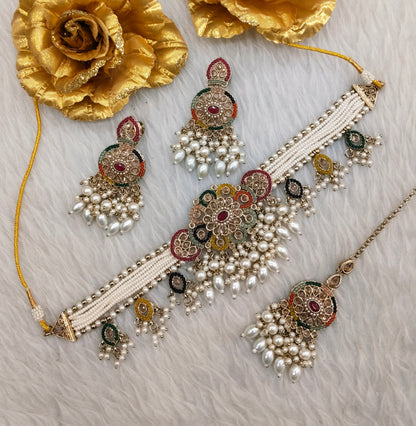 Multi Color Antique Gold Choker Jewellery Monte Set