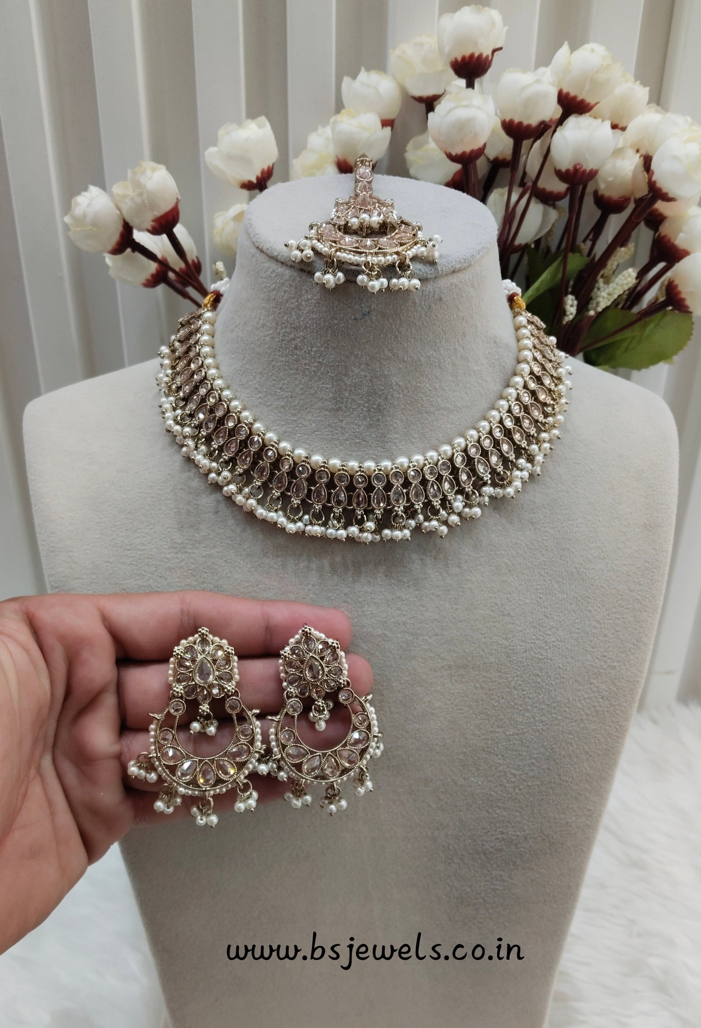 White Antique Gold Necklace Jewellery Naman Set