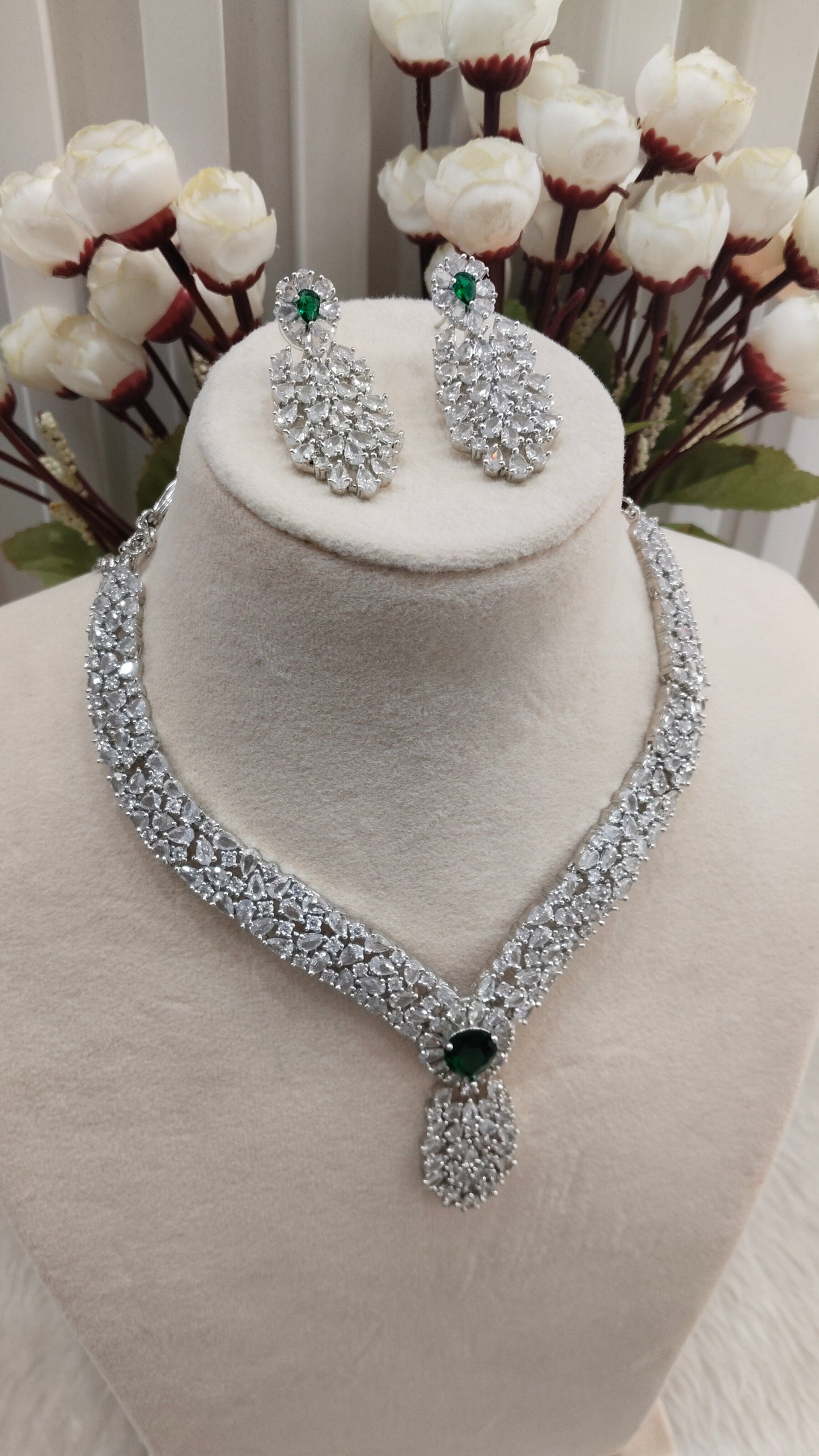 Green Silver CZ Necklace Jewellery Lasit Set