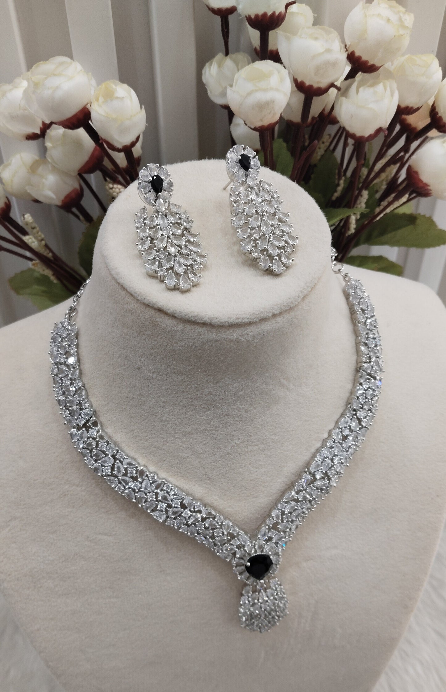 Black Silver CZ Necklace Jewellery Lasit Set