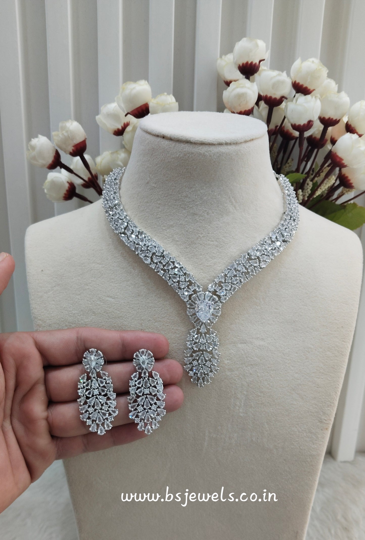 White Silver CZ Necklace Jewellery Lasit Set