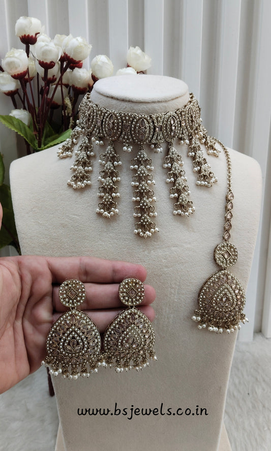 Antique Gold Choker Jewellery Inder Set