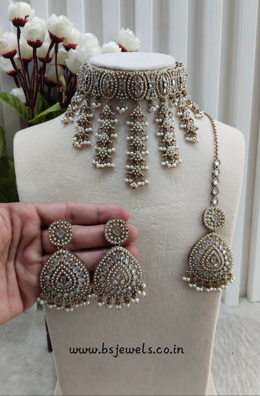 Antique Gold Choker Jewellery Inder Set
