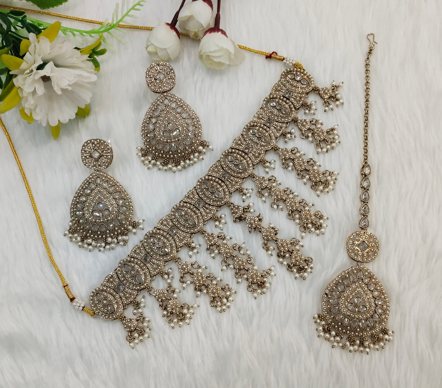 Antique Gold Choker Jewellery Inder Set