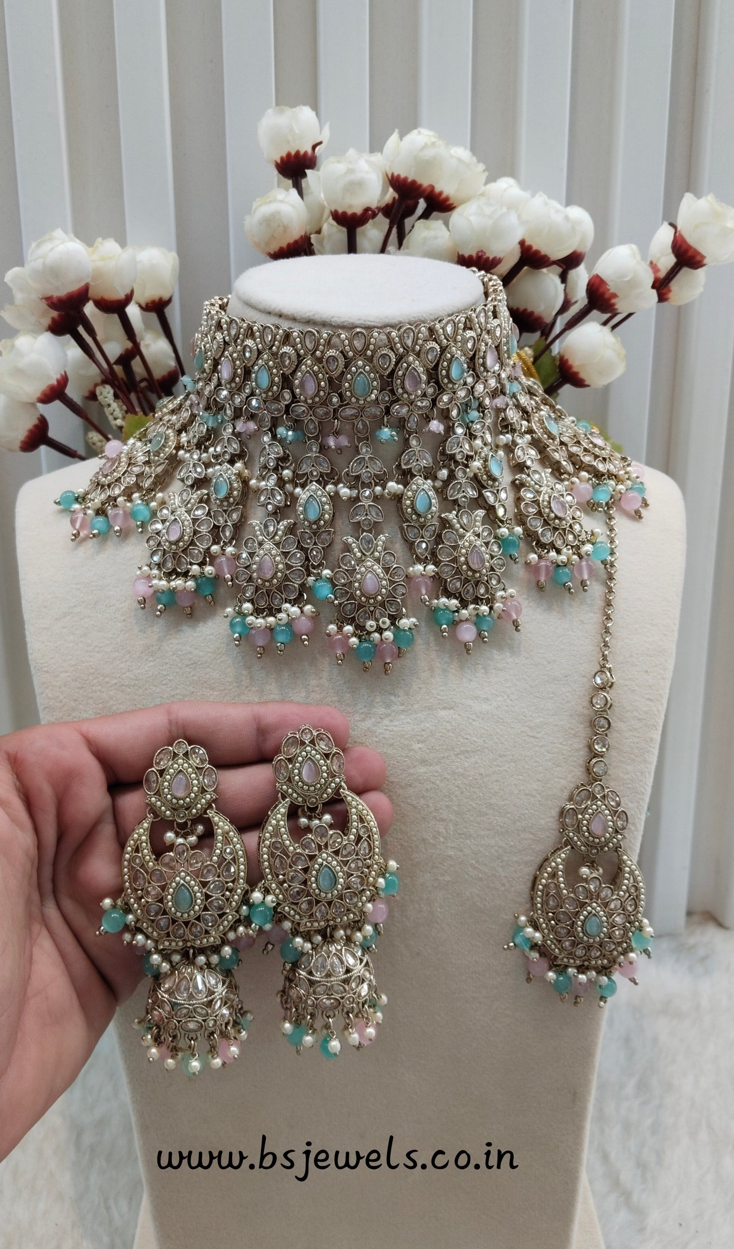Mint Pink Antique Gold Choker Jewellery Morha Set
