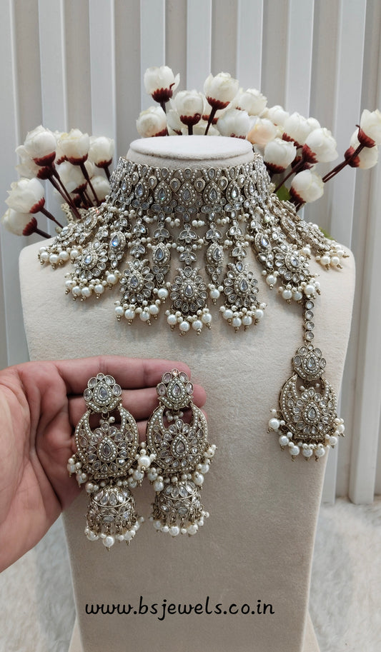 White Antique Gold Choker Jewellery Morha Set