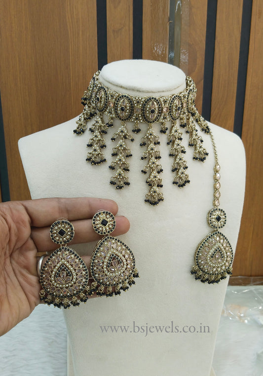 Black Antique Gold Choker Jewellery Inder Set