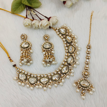 Green Kundan Necklace Jewellery Heli Set