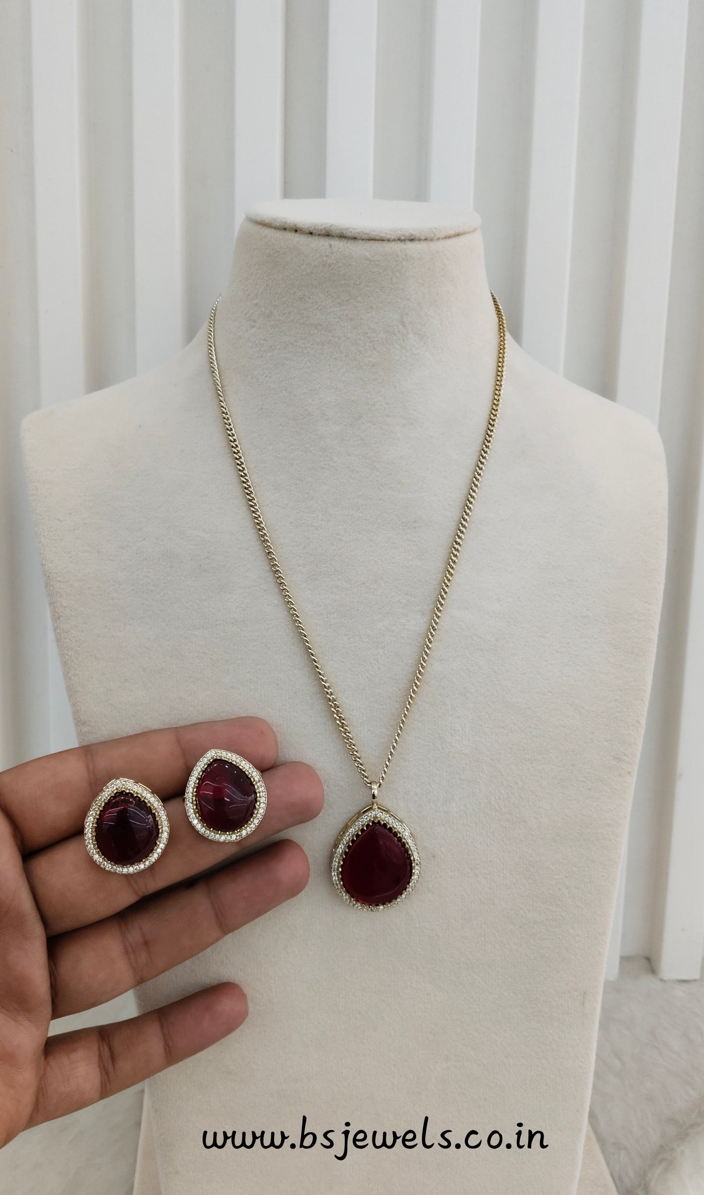 Maroon Gold Moissanite Kundan Necklace Jewellery Avenger Chain Set