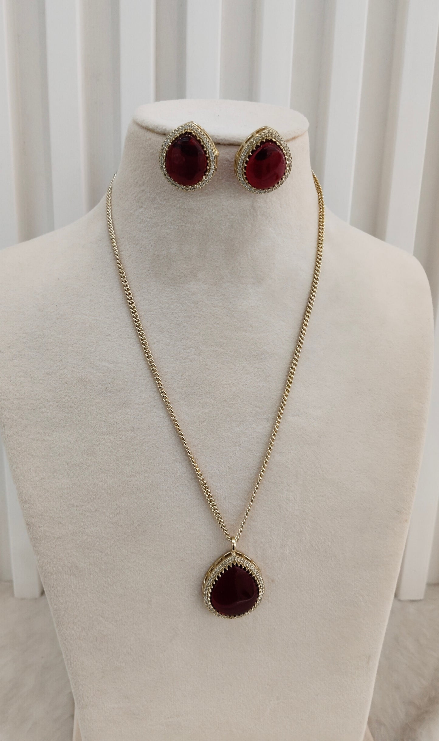 Maroon Gold Moissanite Kundan Necklace Jewellery Avenger Chain Set
