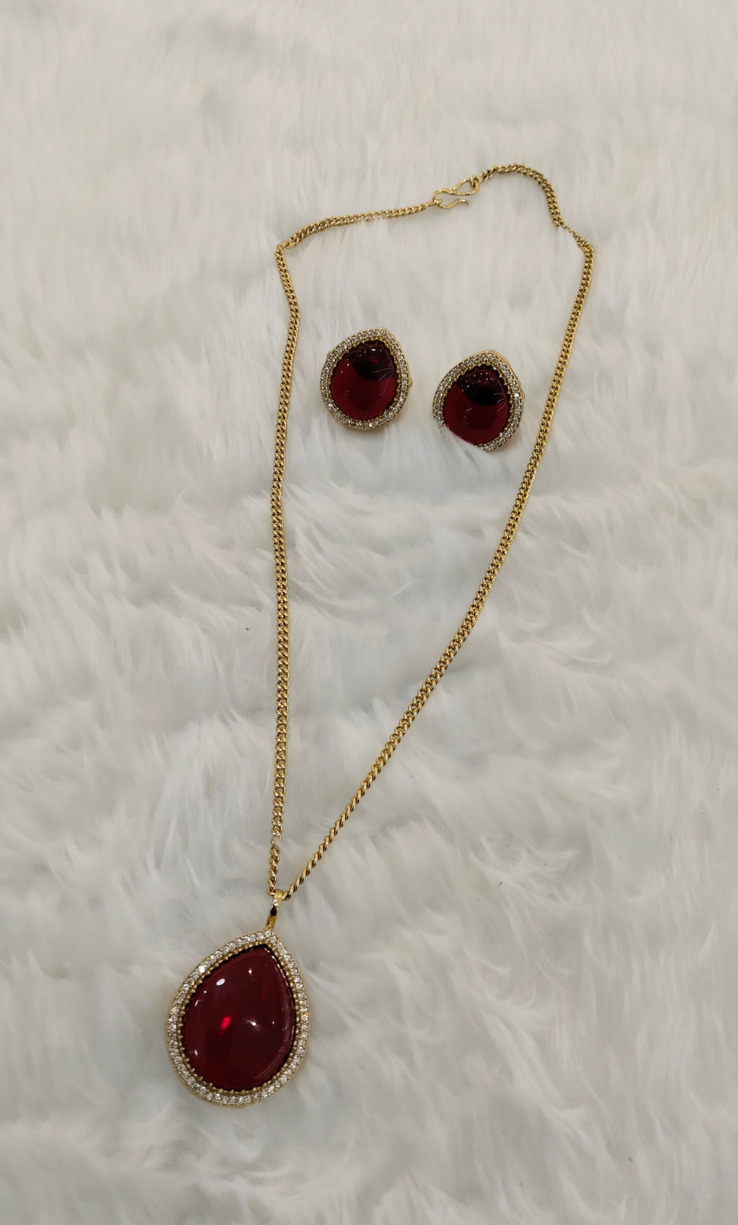 Maroon Gold Moissanite Kundan Necklace Jewellery Avenger Chain Set