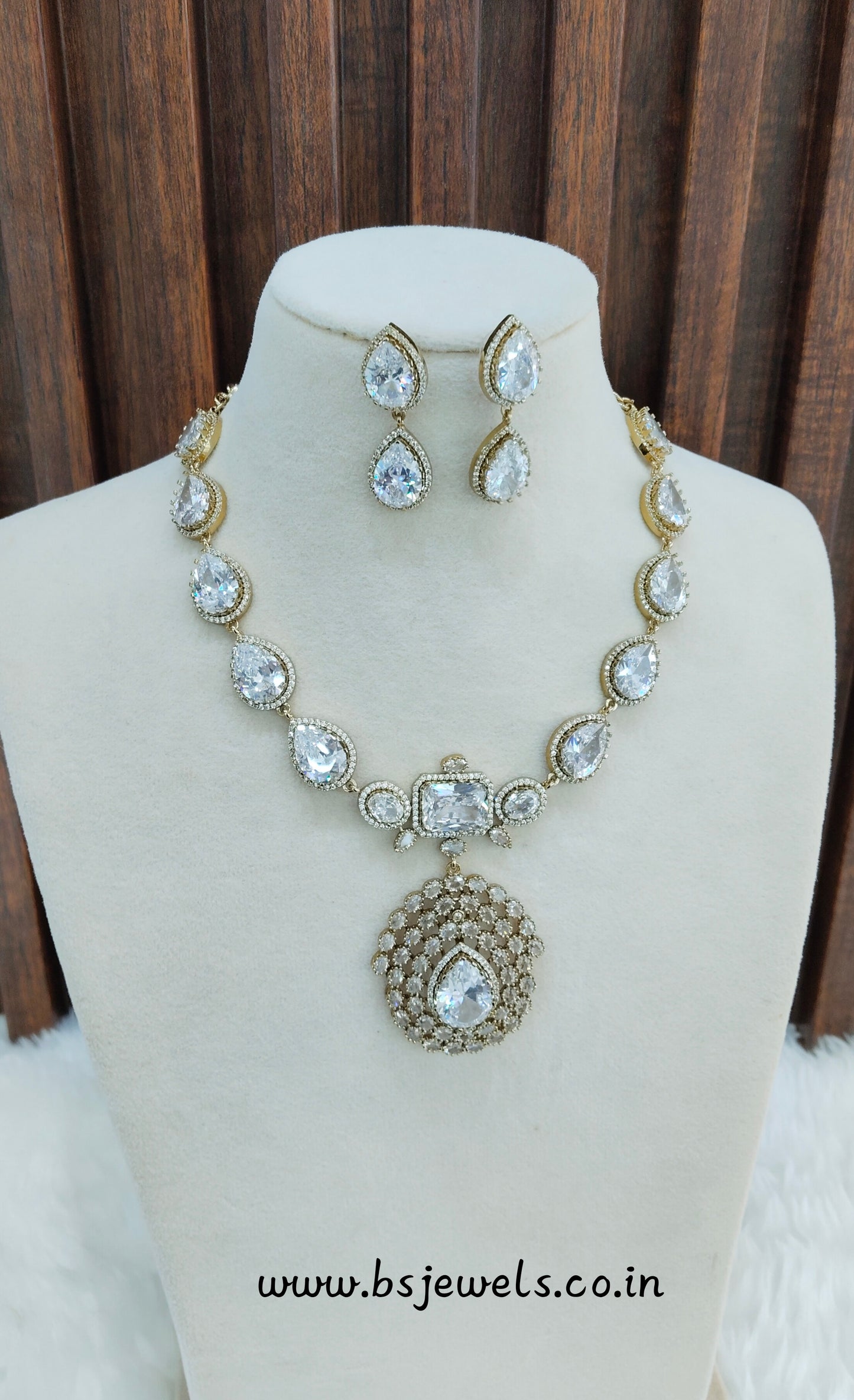 White Antique Gold CZ Necklace Jewellery Bajaj Set