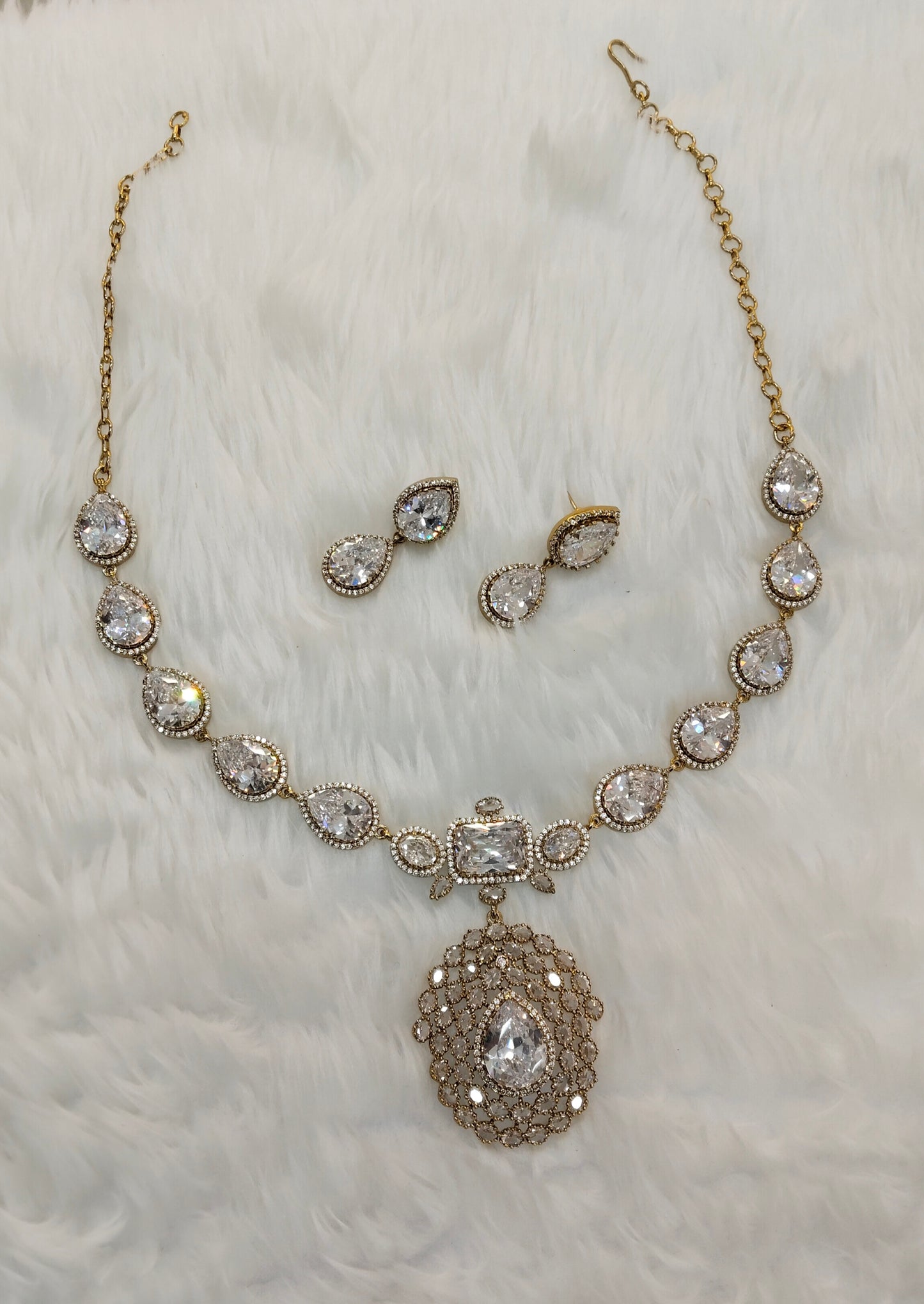 White Antique Gold CZ Necklace Jewellery Bajaj Set