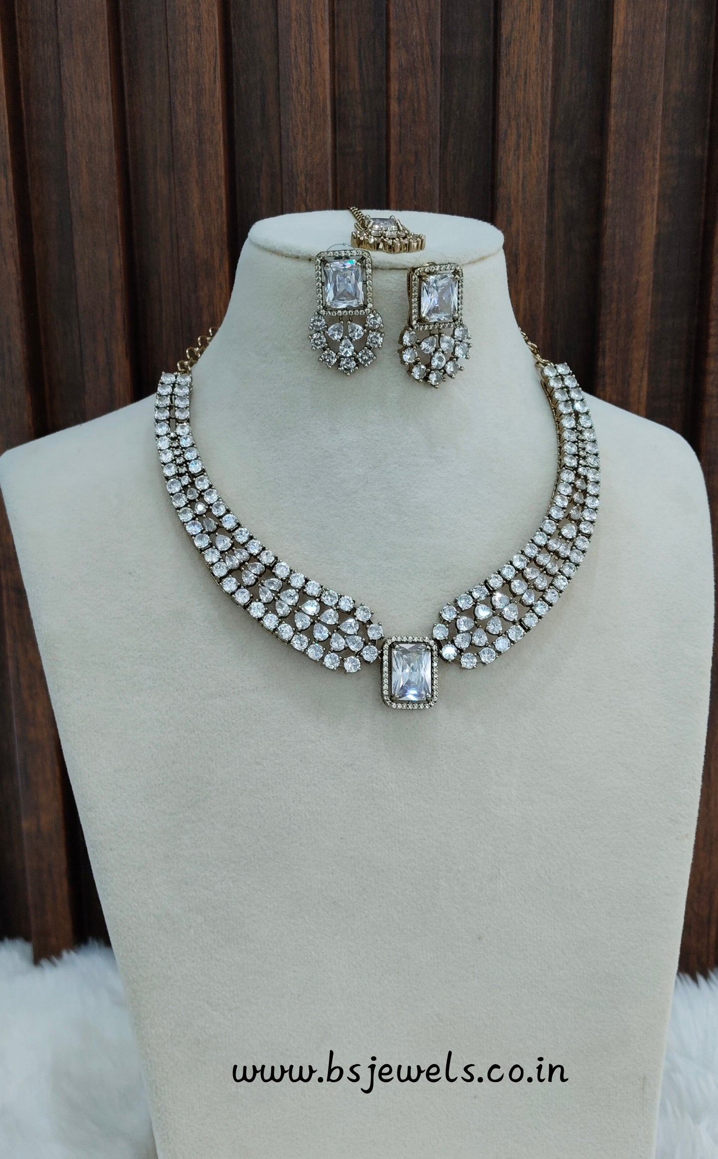 White Antique Gold CZ Necklace Jewellery Tvs Set