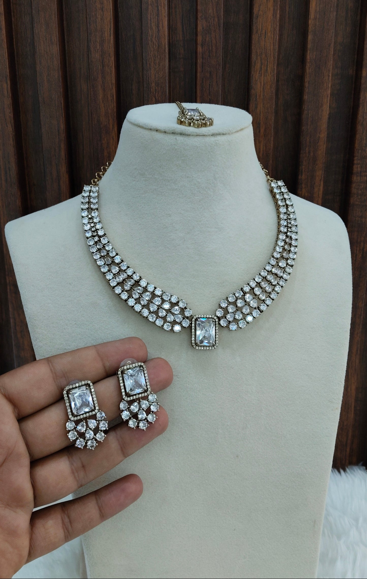 White Antique Gold CZ Necklace Jewellery Tvs Set