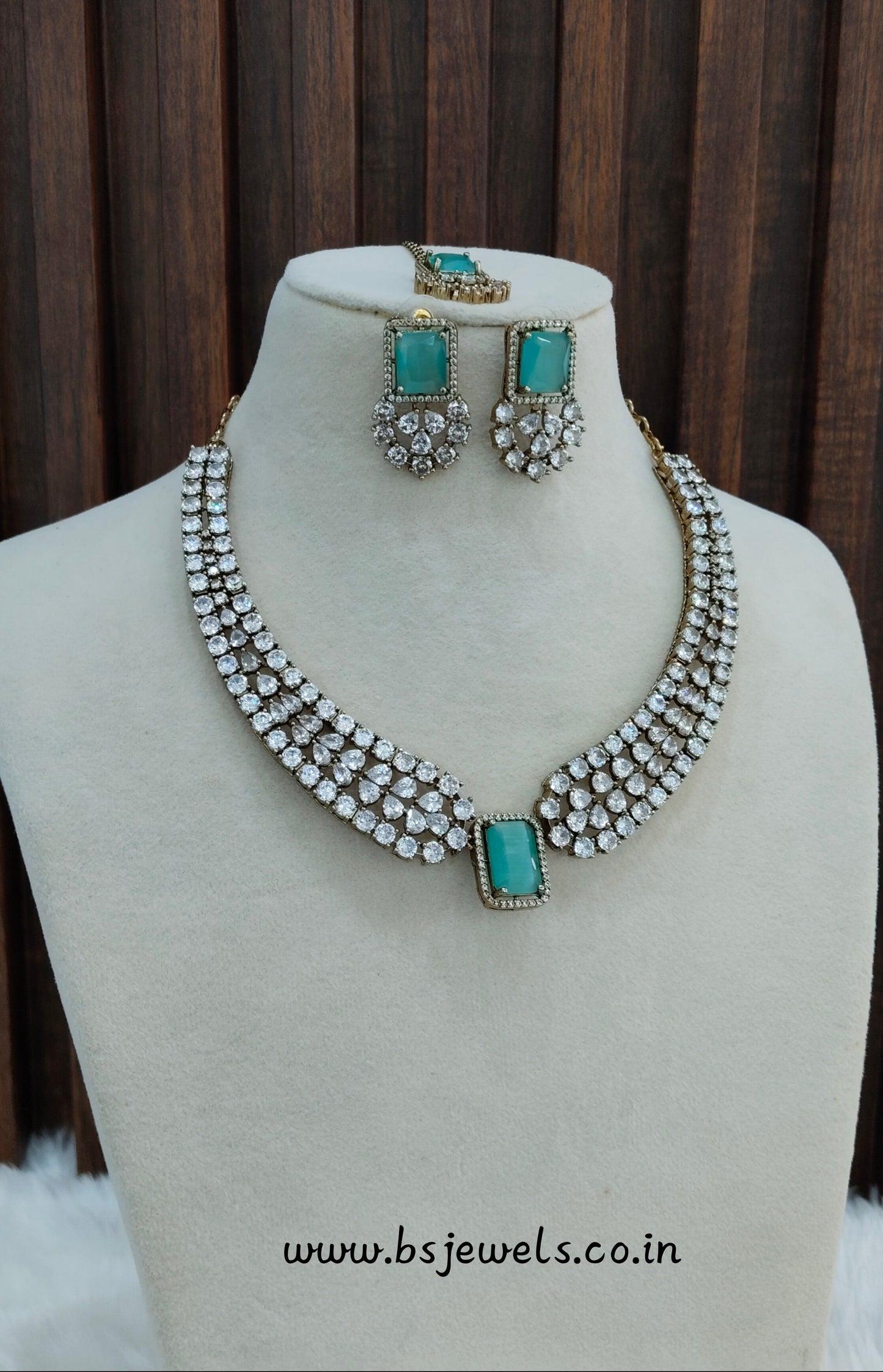 Pista Antique Gold CZ Necklace Jewellery Tvs Set