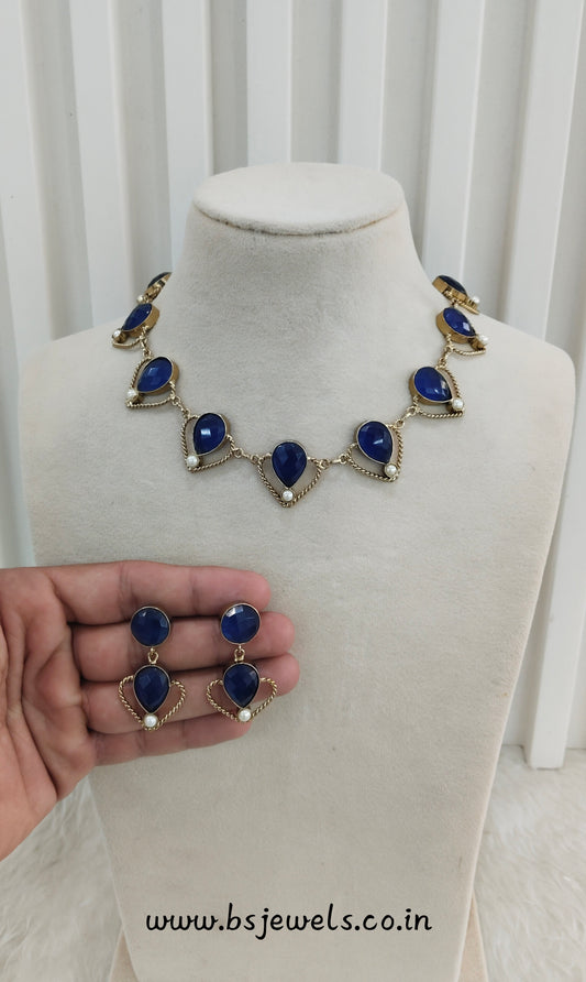 Blue Victorian Necklace Jewellery Escourt Set