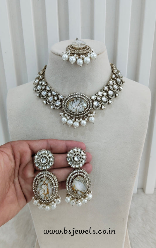 White Antique Gold Kundan Necklace Jewellery Wanted Set
