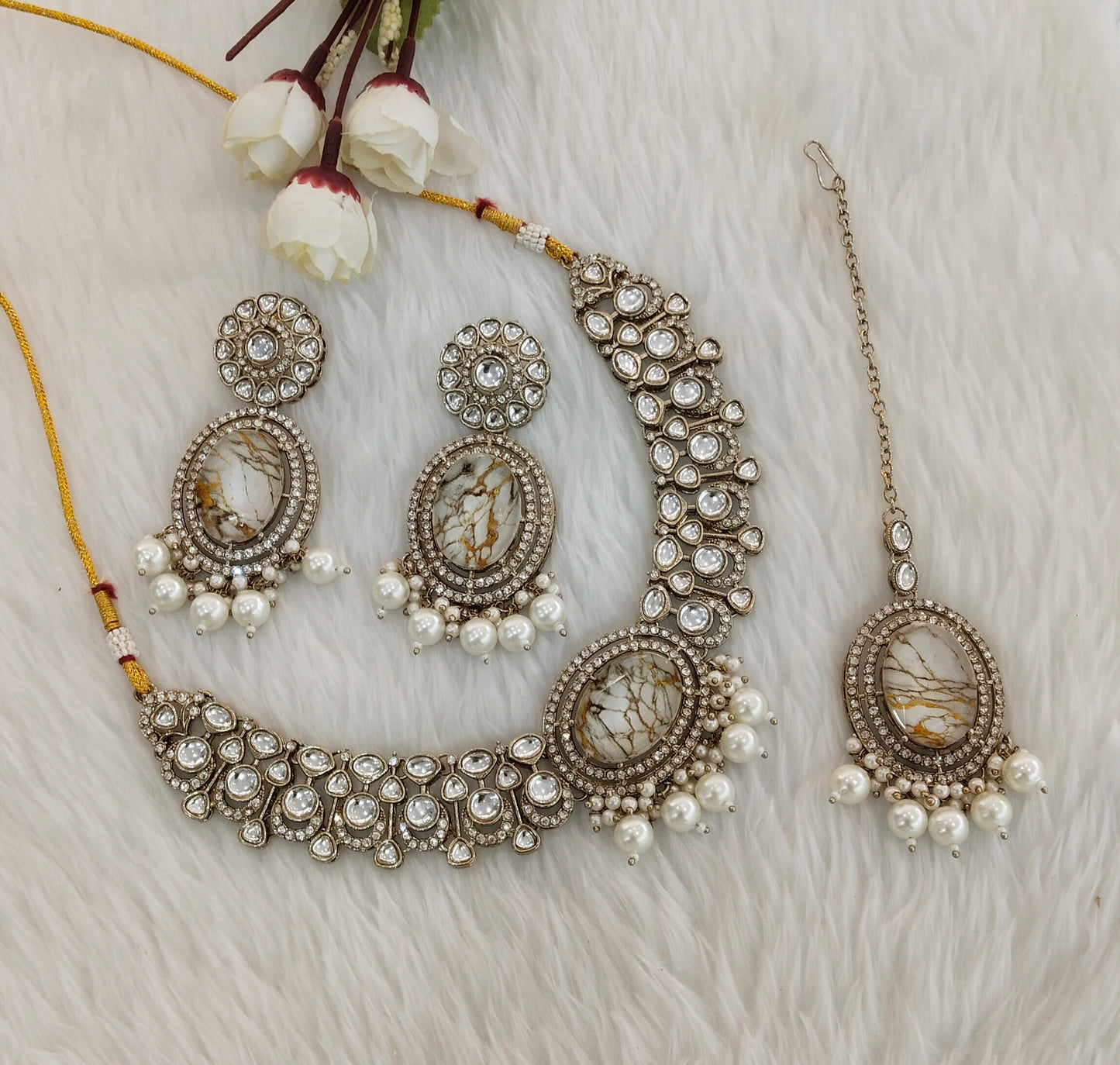 White Antique Gold Kundan Necklace Jewellery Wanted Set