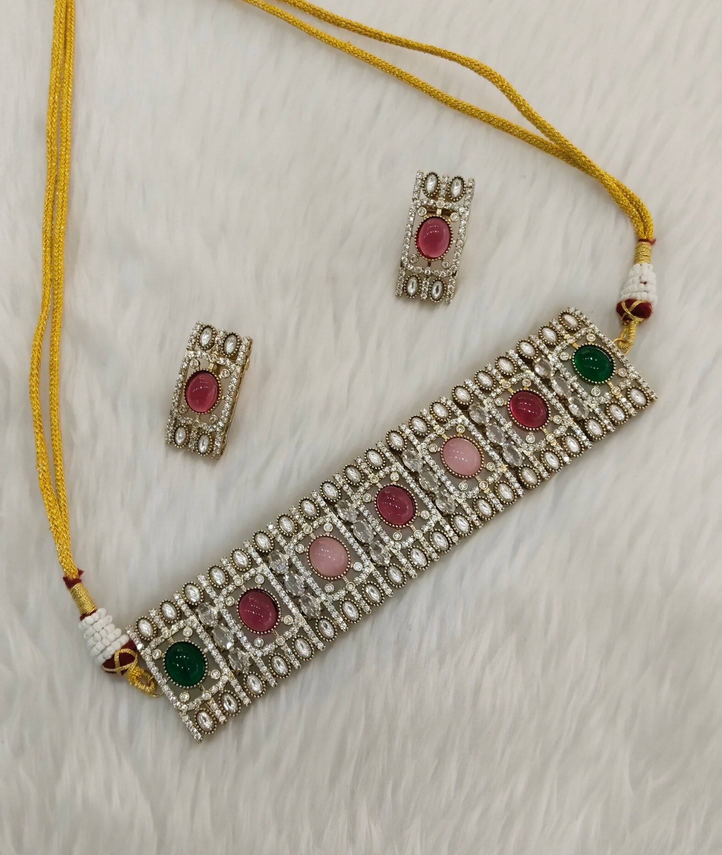 Multi Color Gold Moissanite Kundan Choker Jewellery Striker Set