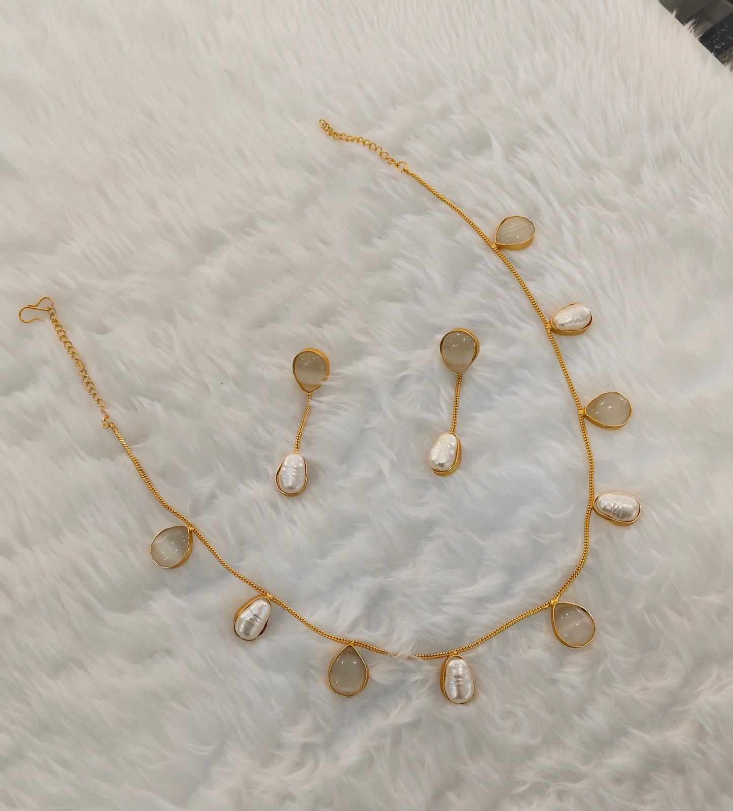 White Green Mother Of Pearl Stone Necklace Jewellery Sagge Set