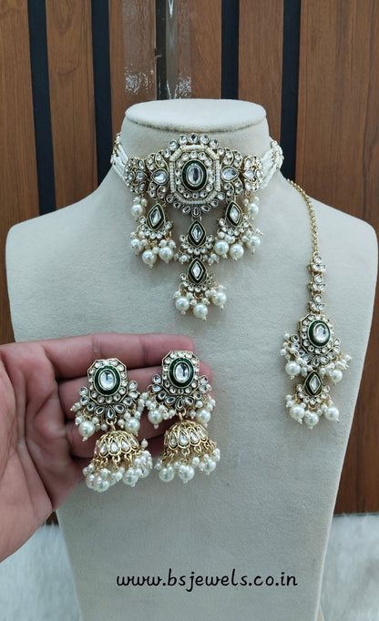 White Kundan Choker Jewellery Doms Set