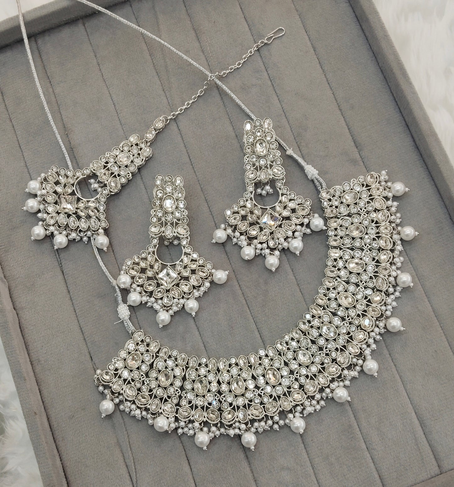 Silver White Necklace Jewellery Maplee Set