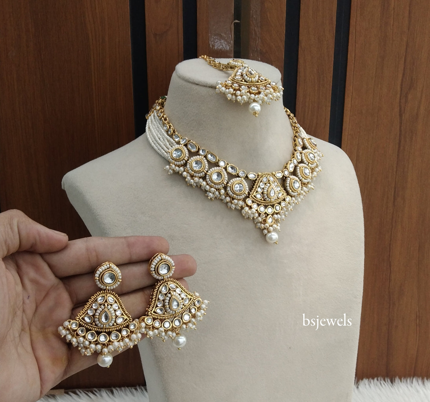 Gold White Kundan Necklace Pinki sets