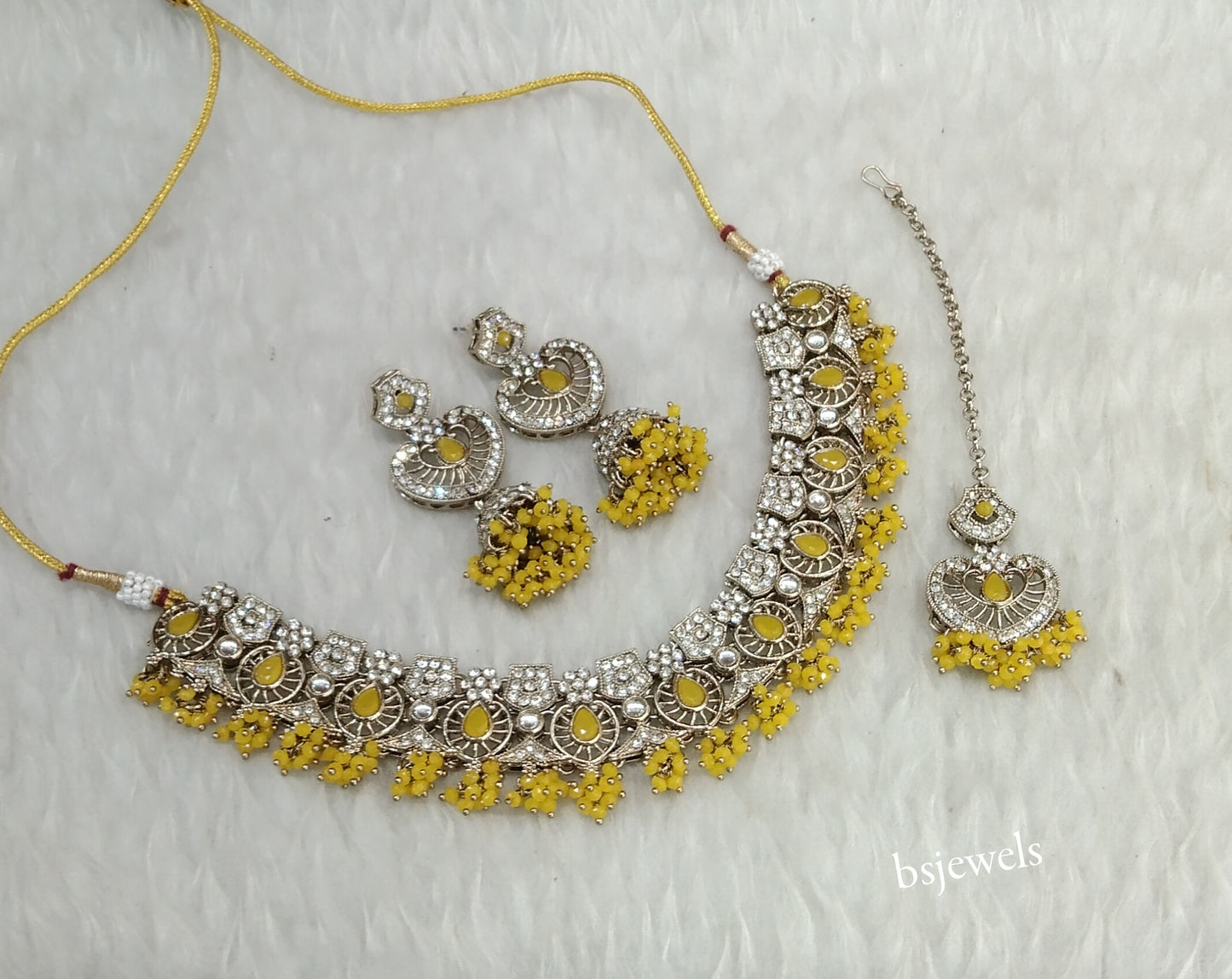 Antique Yellow Necklace Anvi sets
