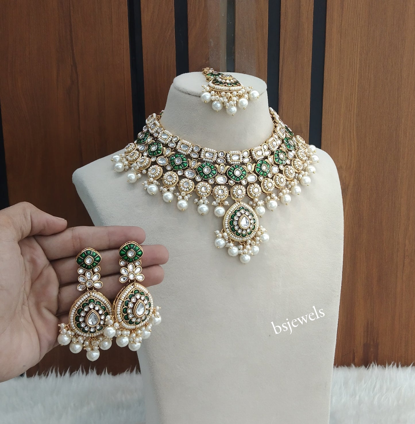 Gold White Kundan Necklace Aira sets
