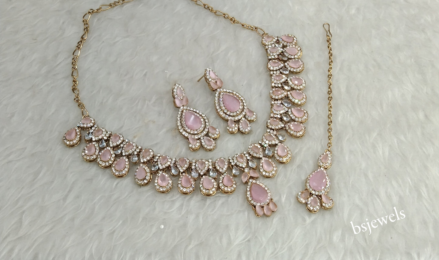 Antique Pink Necklace Yara sets