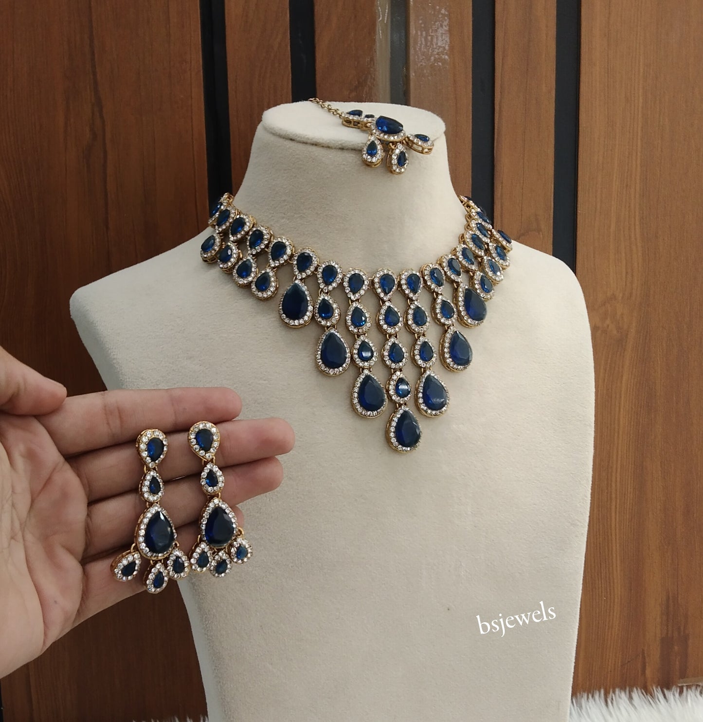 Antique Blue Necklace Yara sets