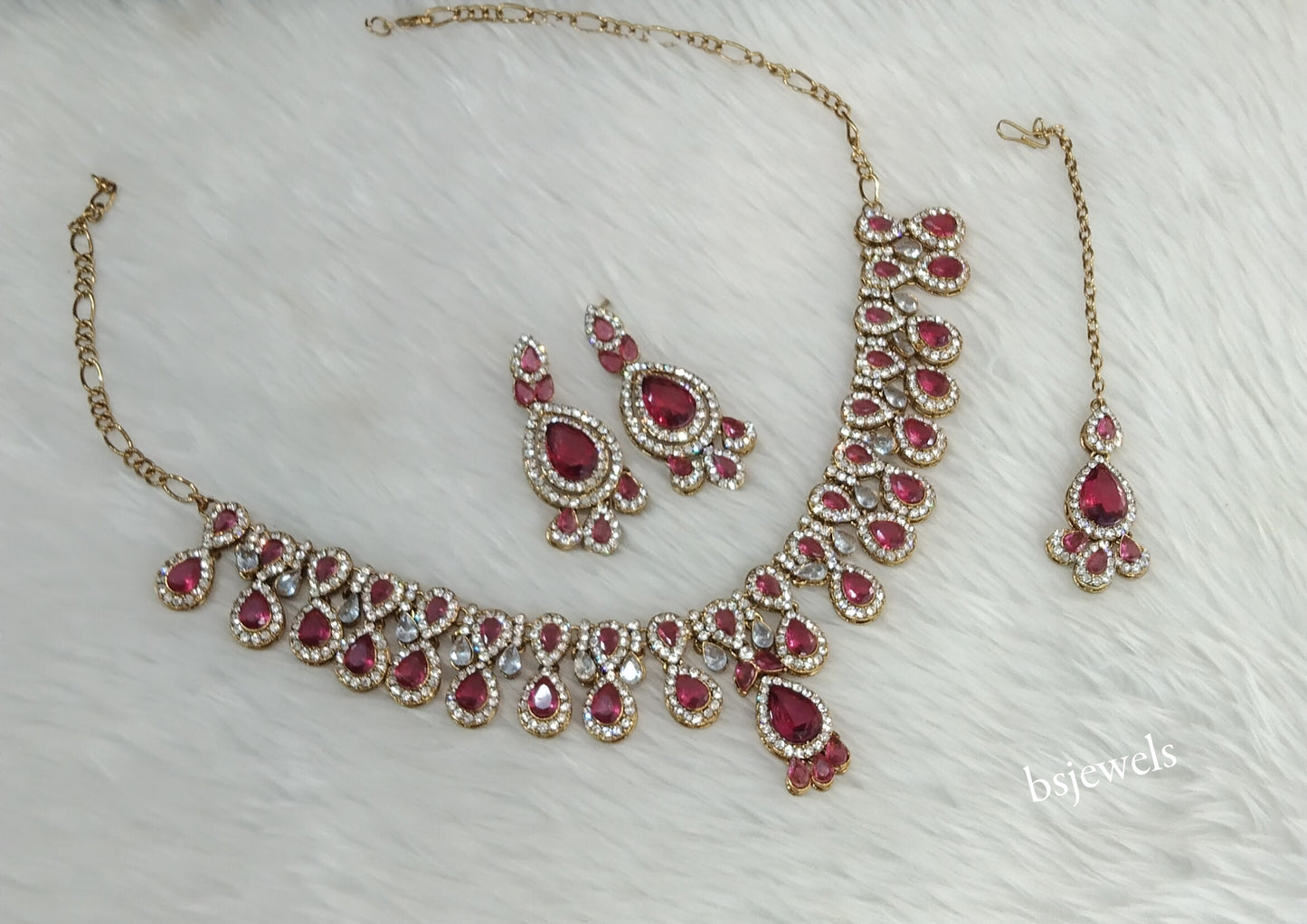 Antique Magenta Necklace Yara sets