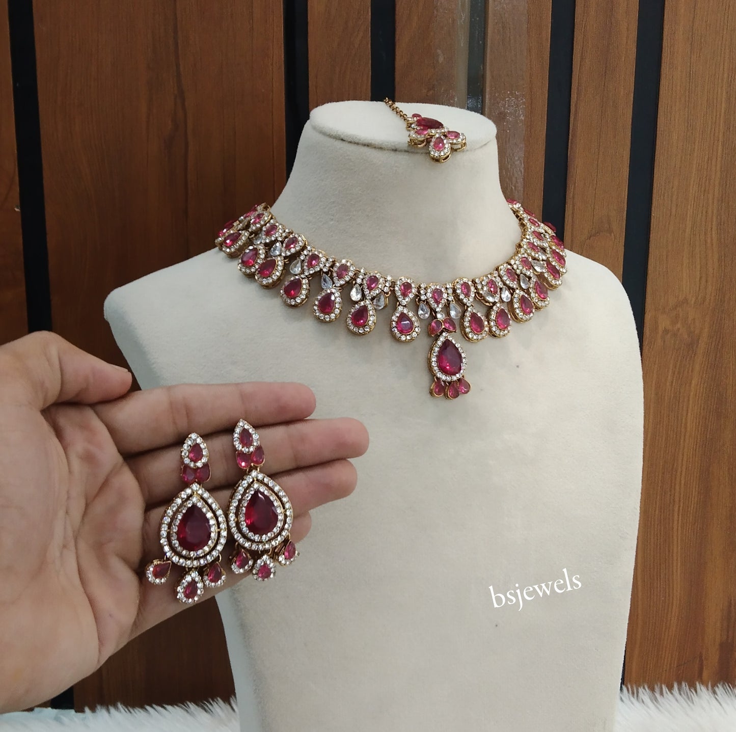 Antique Magenta Necklace Yara sets