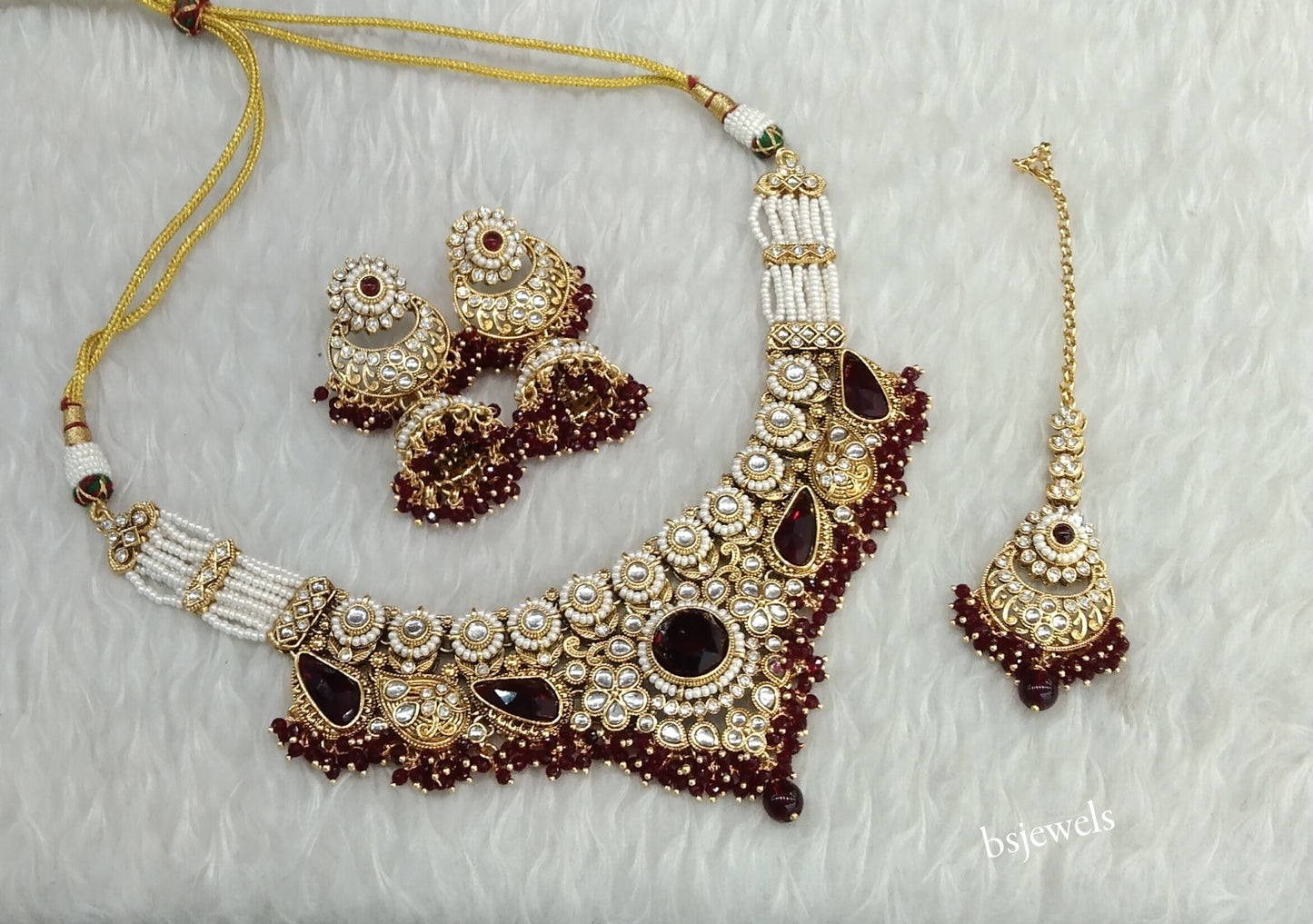 Gold Mroon Kundan Niky Necklace sets
