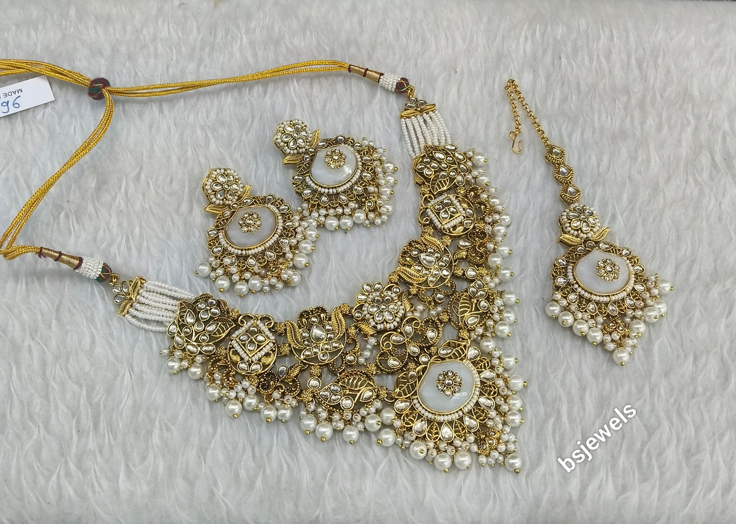 Gold White Kundan Vina Necklace sets