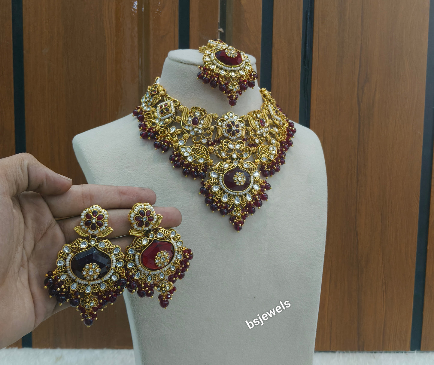 Gold Maroon Kundan Vina Necklace sets